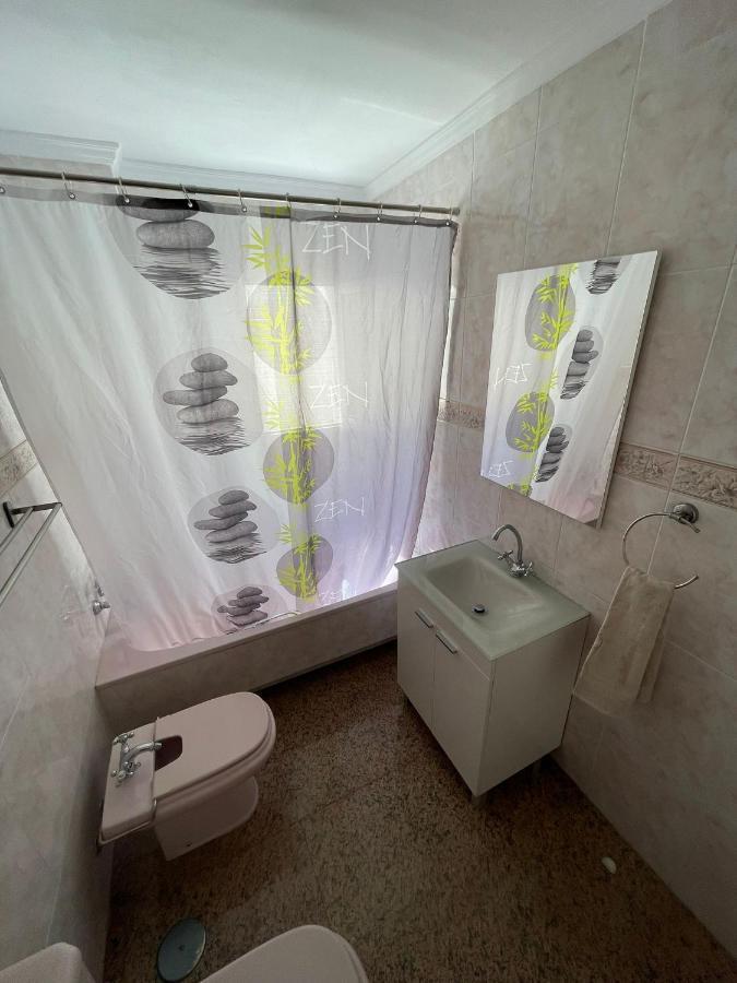 Encantadora Habitacion Privada Cerca Del Mar Málaga Kültér fotó