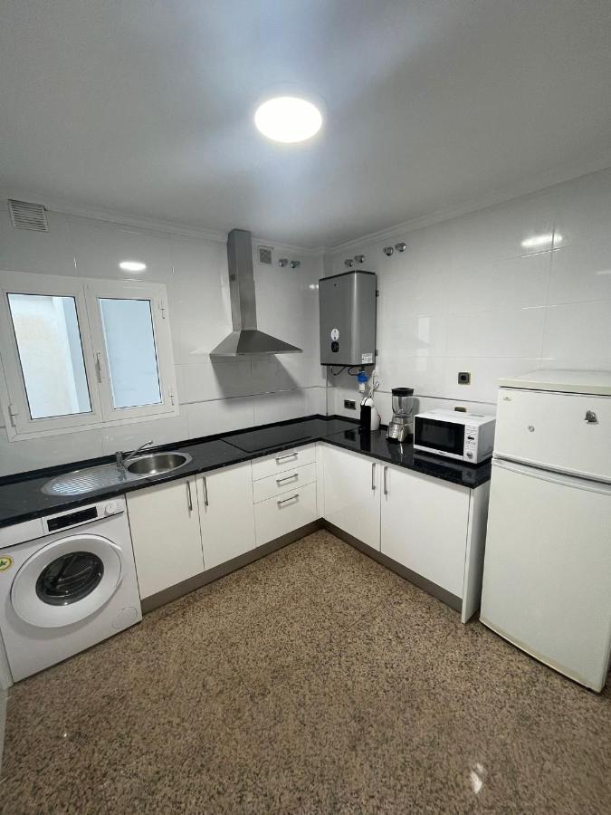 Encantadora Habitacion Privada Cerca Del Mar Málaga Kültér fotó