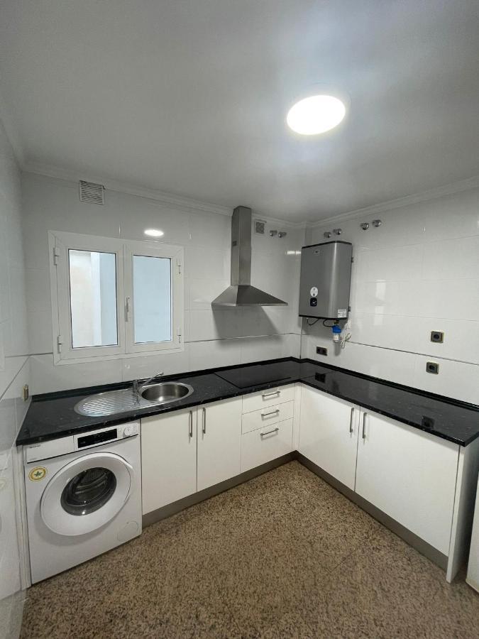 Encantadora Habitacion Privada Cerca Del Mar Málaga Kültér fotó