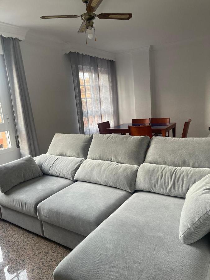 Encantadora Habitacion Privada Cerca Del Mar Málaga Kültér fotó