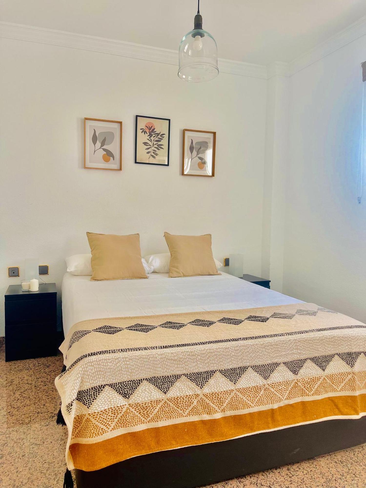 Encantadora Habitacion Privada Cerca Del Mar Málaga Kültér fotó