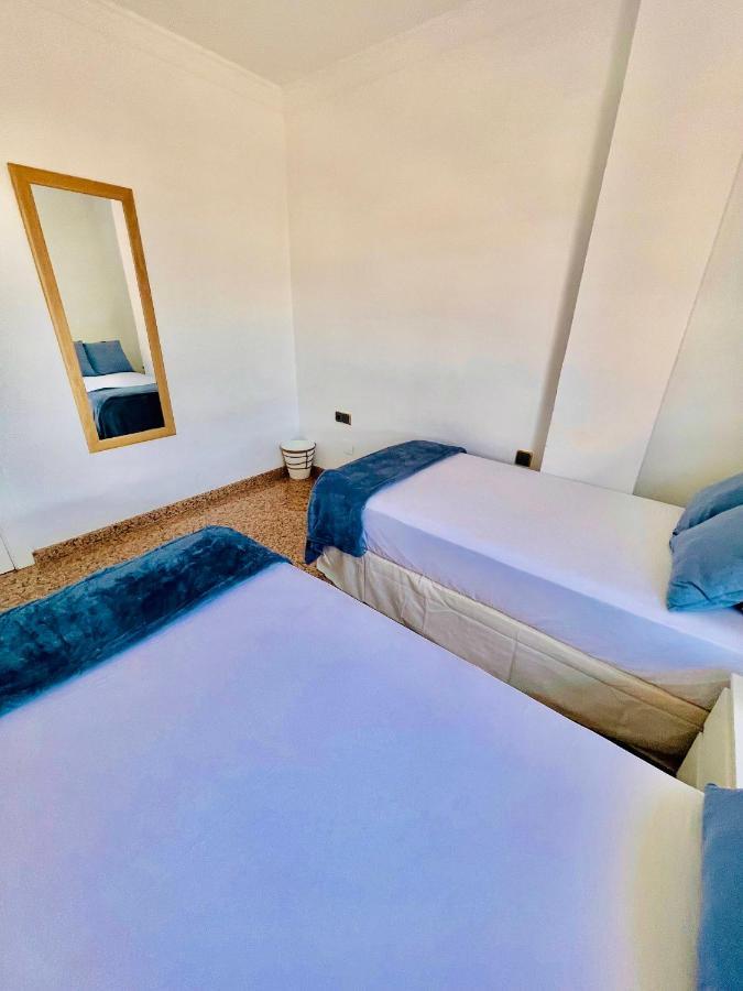 Encantadora Habitacion Privada Cerca Del Mar Málaga Kültér fotó